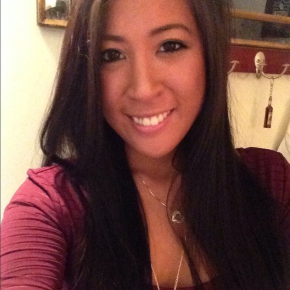 Profile Picture of Catherine Frank (@cathd0) on Poshmark