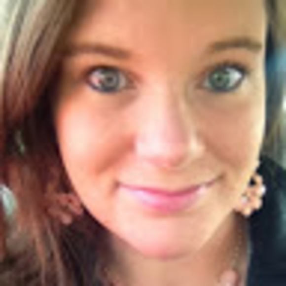 Profile Picture of Kimberlie Edgerton (@kaedgerton) on Poshmark