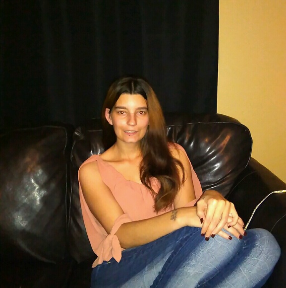 Profile Picture of Nancy Cadena (@ncadena28) on Poshmark