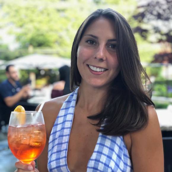 Profile Picture of Danielle Juelis (@djuelis) on Poshmark