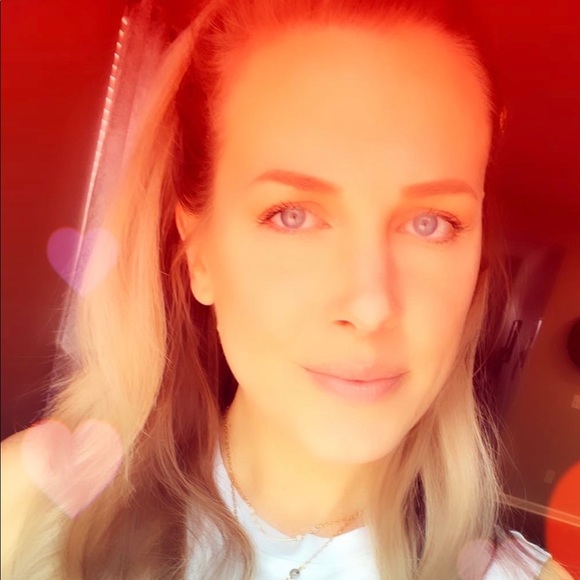Profile Picture of Danielle Scavone (@advodani15) on Poshmark