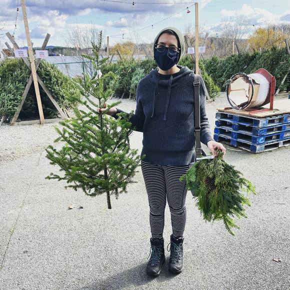 Profile Picture of Jess Scirbona (@roxieheartless) on Poshmark