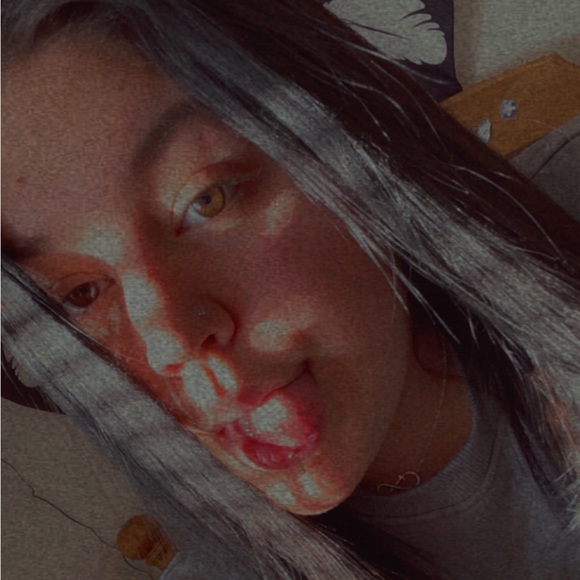 Profile Picture of Haley Nolan (@haleynolan270) on Poshmark