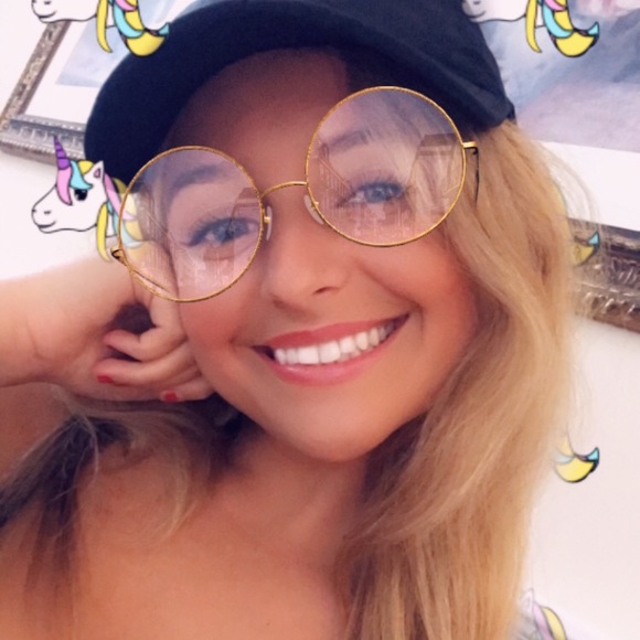 Profile Picture of Courtney Zadinski (@zadinskic) on Poshmark