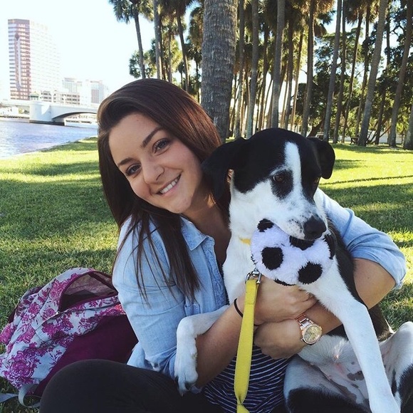 Profile Picture of Julia Corsi (@juliacorsi) on Poshmark
