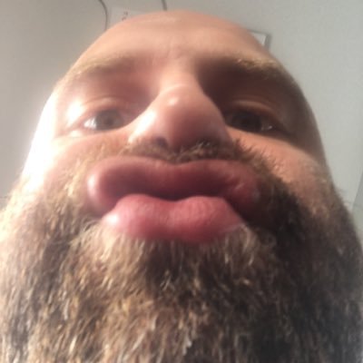 Profile Picture of Columbian Crapcakes (@AlexanderCasio) on Twitter