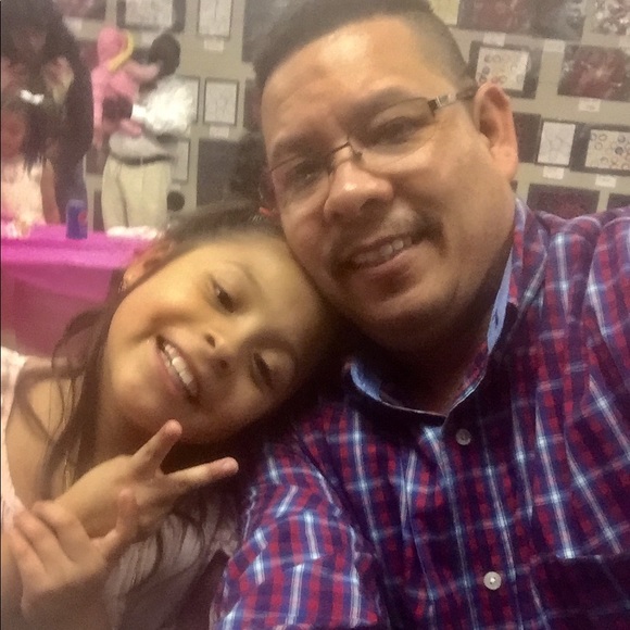 Profile Picture of Peter Ruiz (@ruizpedro25) on Poshmark