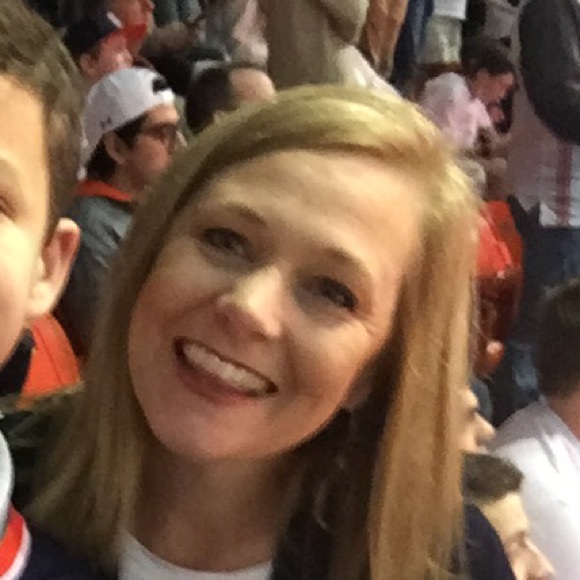 Profile Picture of Tricia Roberts (@triciaroberts1) on Poshmark