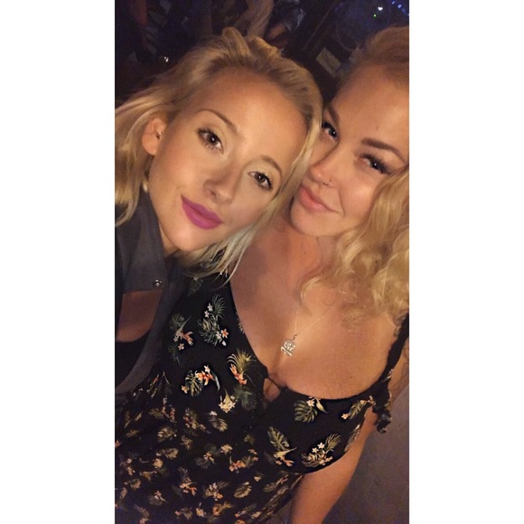 Profile Picture of Kristen Aspenes (@kristenaspenes) on Poshmark