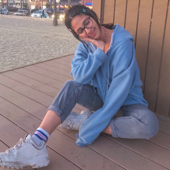 Profile Picture of Linda Hachim (@lindahachim) on Poshmark