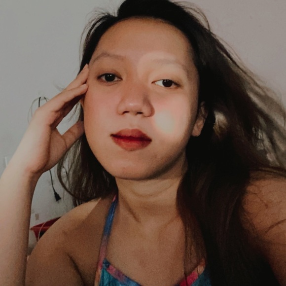 Profile Picture of Aira Bernas (@airabernas) on Poshmark