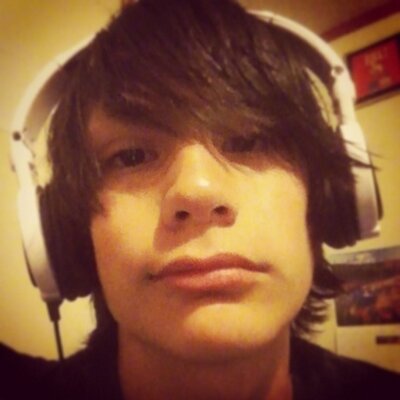 Profile Picture of Damian Hobbs (@imblackandurnot) on Twitter