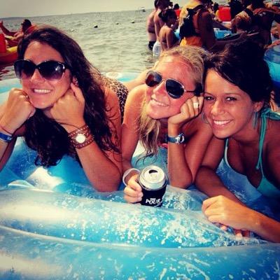 Profile Picture of Meghan Sindall (@SunAndSindy) on Twitter
