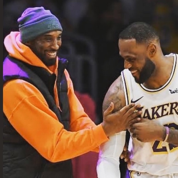 Profile Picture of Chansamone Vannyvong (@chazstore2900) on Poshmark