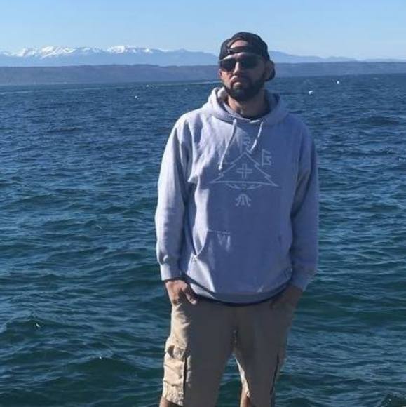 Profile Picture of Luis Camacho (@mache28) on Poshmark