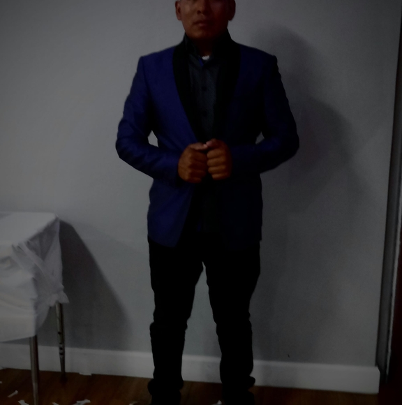 Profile Picture of Perez Vasquez (@perezvasquez) on Poshmark