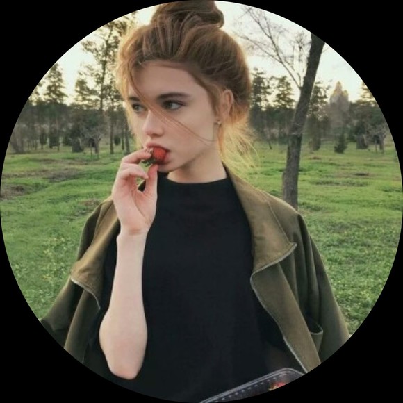 Profile Picture of Suzanne Bradley (@suzannebradley1) on Poshmark