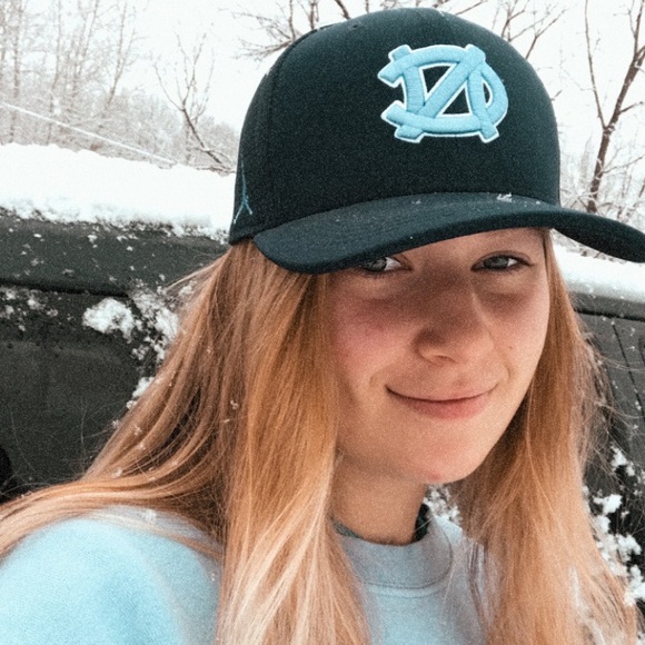 Profile Picture of Destiny Rorrer (@destinyrorrer05) on Poshmark