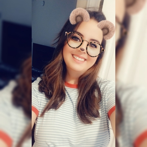 Profile Picture of Frances Alberto (@fraaaaann) on Poshmark