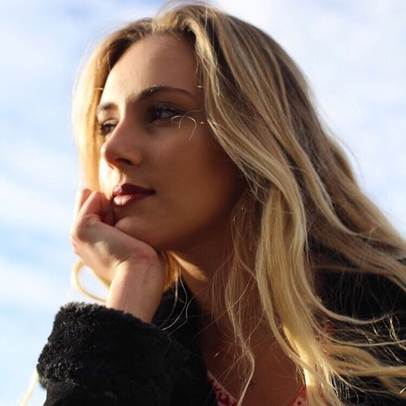 Profile Picture of Mira sofia Capolino (@miracapolino) on Poshmark