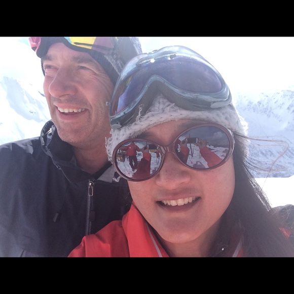 Profile Picture of Betty Charnon (@bettycharnon) on Poshmark