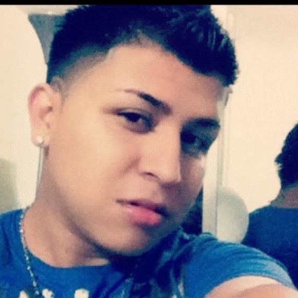 Profile Picture of Walter Gonzalez (@wmgonza26) on Poshmark