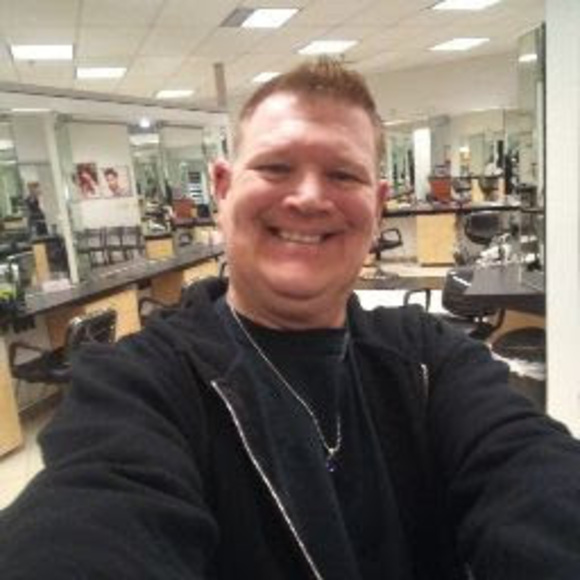 Profile Picture of Daniel Lance (@daniel_lance) on Poshmark