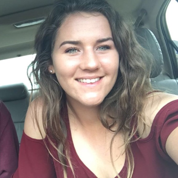 Profile Picture of Crystal Monk (@crystalmonk) on Poshmark
