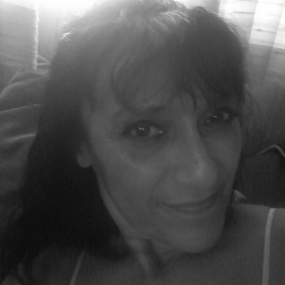 Profile Picture of Christina Hoogland (@choogland) on Poshmark