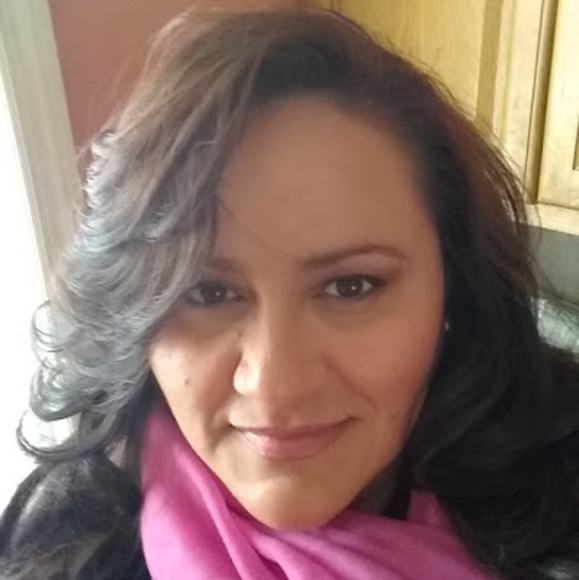 Profile Picture of Ruthy Ruthy (@ruthy_ruthy) on Poshmark