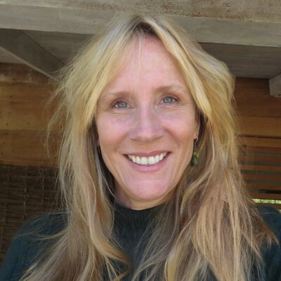 Profile Picture of Julia Crane (@jayceartist) on Twitter