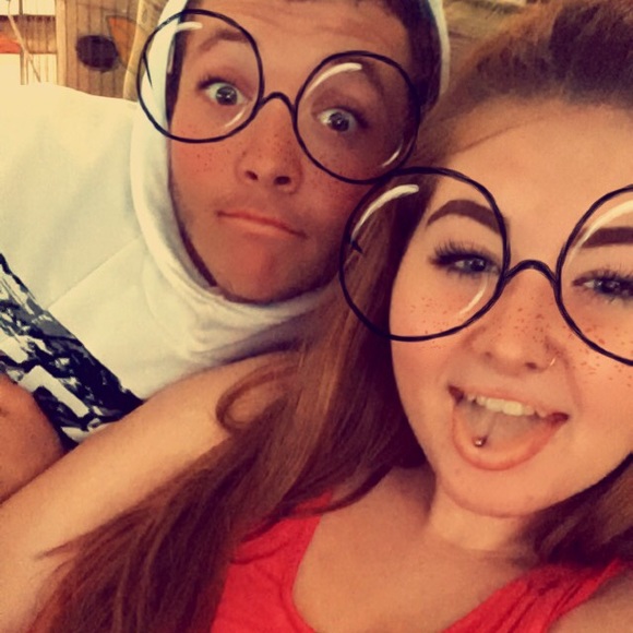 Profile Picture of Veronica Howe (@veronicahowe) on Poshmark