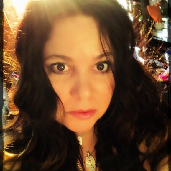 Profile Picture of Linda Covello (@zeldastarchild) on Poshmark