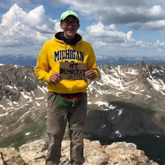 Profile Picture of Andrew Pridgeon (@andrew_pridgeon) on Poshmark