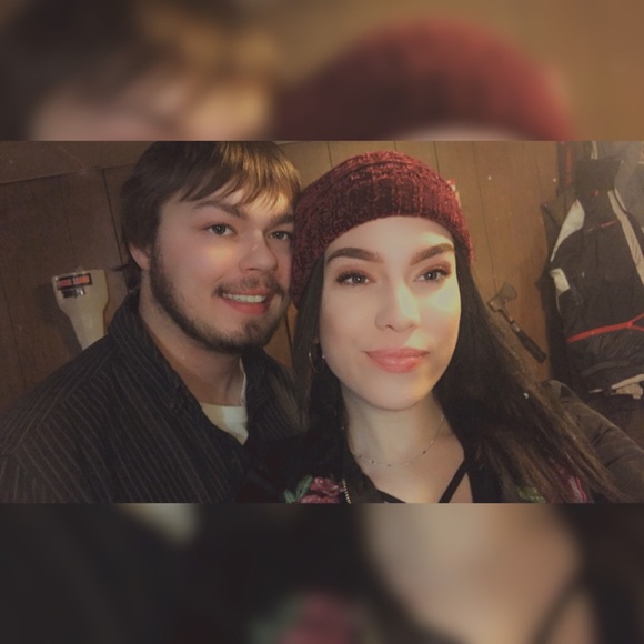 Emily Wehri - Poshmark Profile Picture of Emily Wehri (@emgates00) on Poshmark