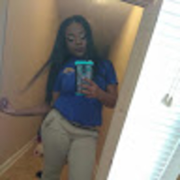 Profile Picture of Shacora Wilson (@shacora_w) on Poshmark