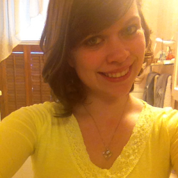 Profile Picture of Larissa Mitchell (@larissabeth) on Poshmark