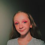 Profile Picture of 𝐋𝐮𝐜𝐲 (@makeup.by.lucyhartill) on Instagram