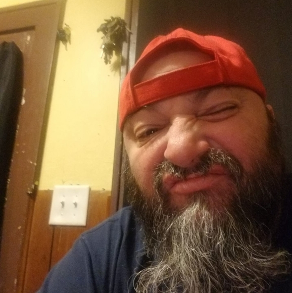 Profile Picture of Steve Boyles (@steveboyles) on Poshmark