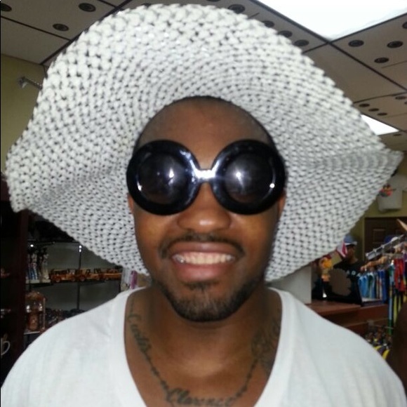 Clarence Chude - Poshmark Profile Picture of Clarence Chude (@chu_9) on Poshmark