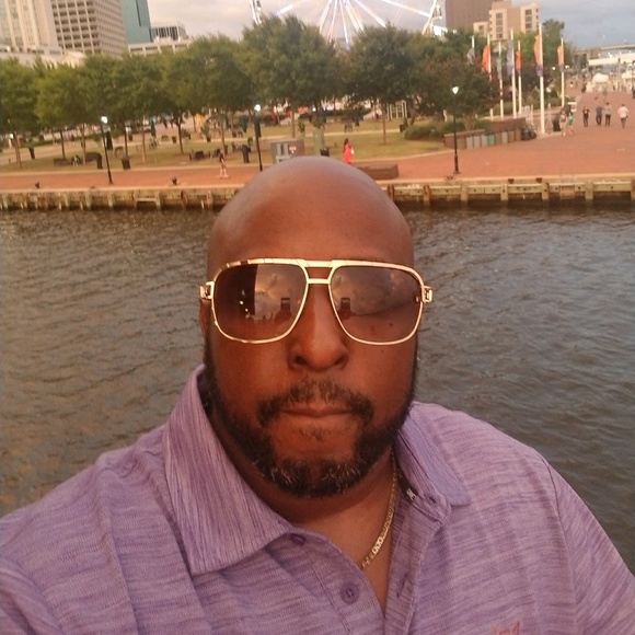 Profile Picture of Bernard Scott (@bernardjunie88) on Poshmark