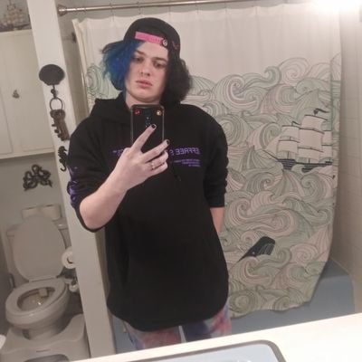 Profile Picture of Richard McNutt (@g0lden_boyy) on Twitter