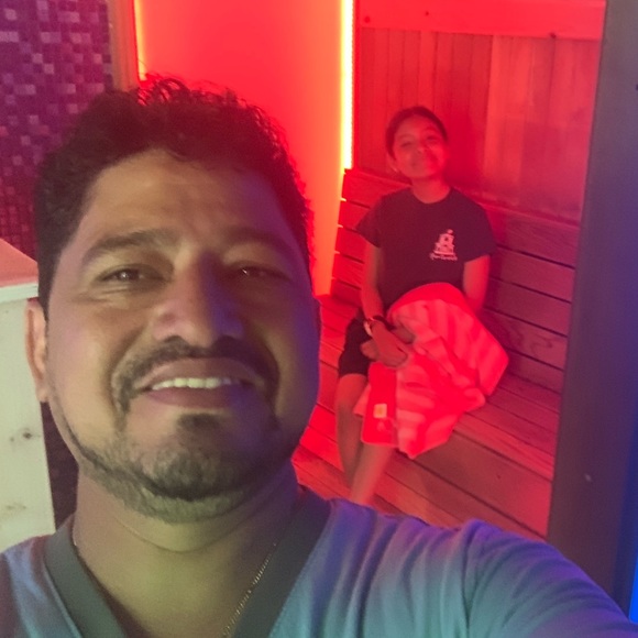 Profile Picture of Walter Gonzalez (@wazzz70) on Poshmark