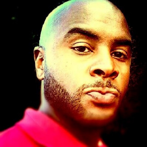 Profile Picture of David Barnes (@davidbarnes19) on Poshmark