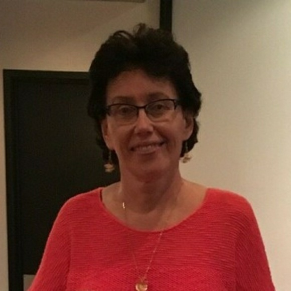 Profile Picture of Sally Hosfelt (@lisechto) on Poshmark