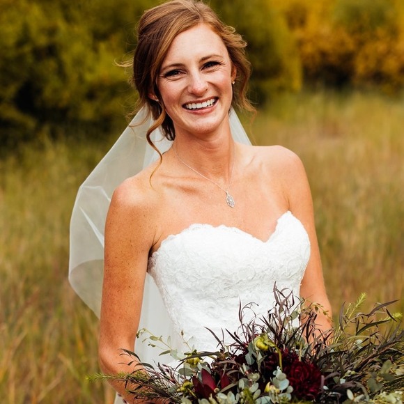 Profile Picture of Blaire Strietelmeier (@blaire_s) on Poshmark