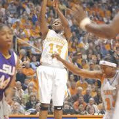 Profile Picture of Dominique Redding (@youNIQUEbball13) on Twitter