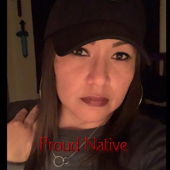 Profile Picture of Lis Goodstoney (@lisgoodstoney) on Poshmark