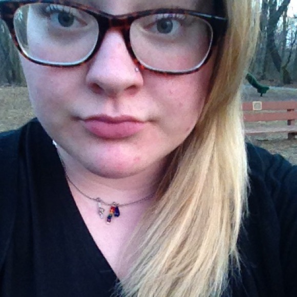 Profile Picture of Kyrstin Mohler (@kyrstinnnichole) on Poshmark