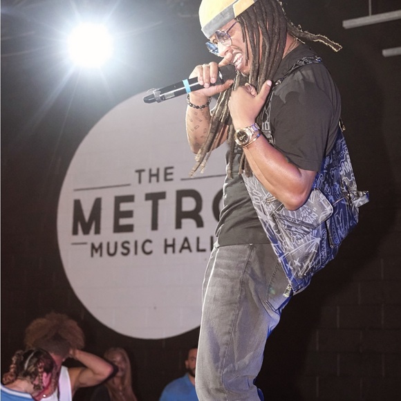 Profile Picture of Shaadie Nunnally (@shaadboy12) on Poshmark